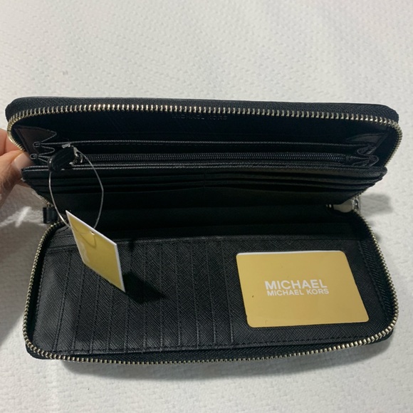 NWT Michael Kors Travel Continental Wallet - Picture 8 of 11